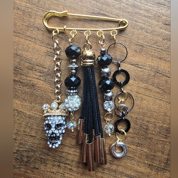 Hand Crafted Jewelry - Hand Crafted Gold and Black Brooch